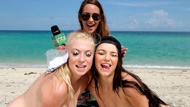 Esmi Lee and Gianna Nicole curvy action