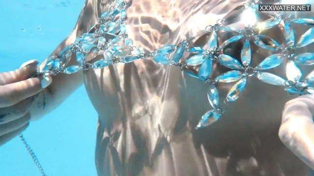 Zazie Skymm underwater porn