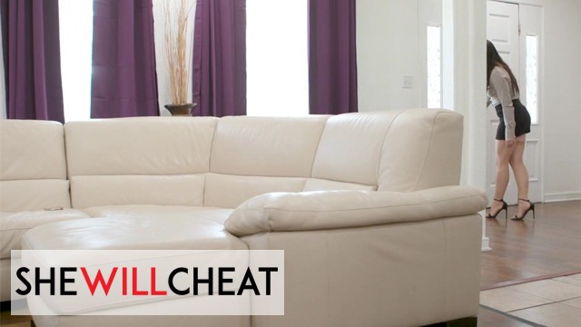 Keira Croft butt plug action