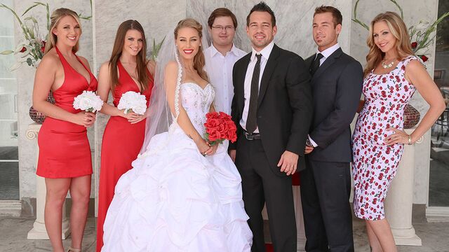 Julia Ann and Nicole Aniston milf sex