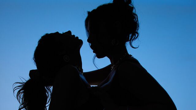 Gianna Dior and Queenie Sateen big ass action