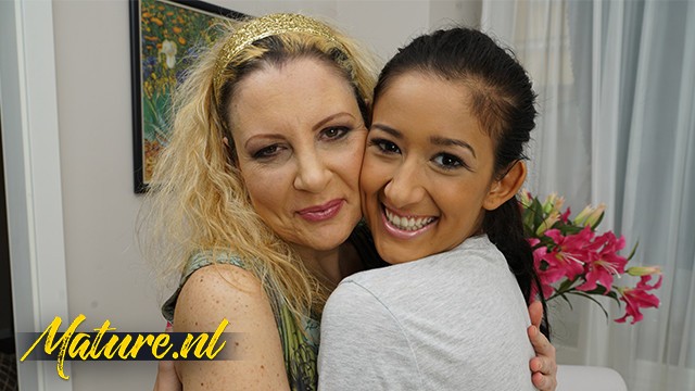 Darcia Lee lesbian pussy eating porn