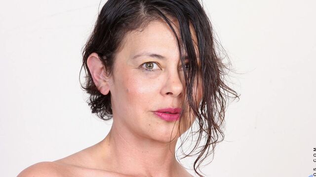 Mimi Love brunette scene