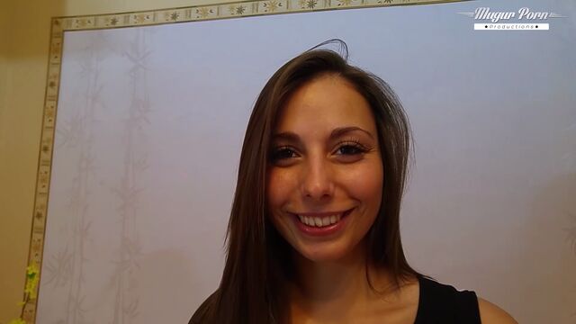 Carla Crouz brown hair action