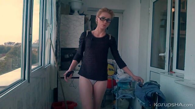 Dani 2 natural tits action