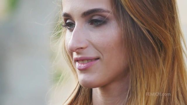 Cara Mell gaping screw