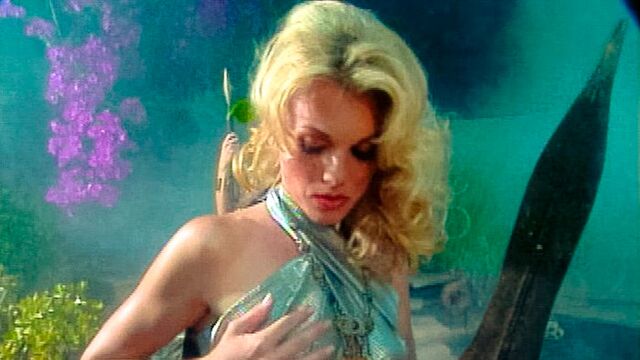 Jenna Jameson and Avalon close up screw