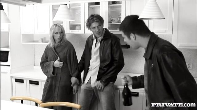 Diana Gold long hair film