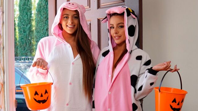 Vanna Bardot and Gia Derza balls licking screw