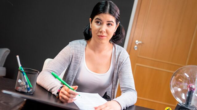 Lady Dee handjob video