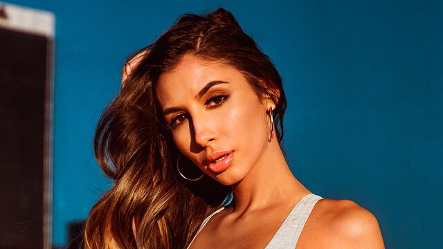 Gianna Dior kissing sex