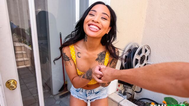 Honey Gold oral video