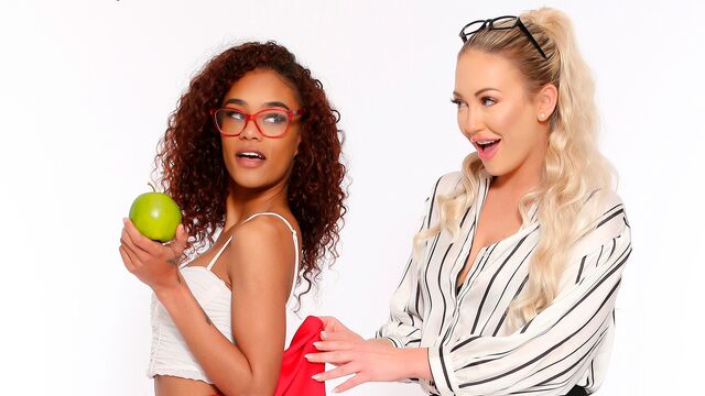 Scarlit Scandal and Adira Allure pussy licking screw