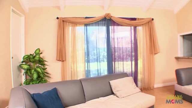  licking shaved pussy bang