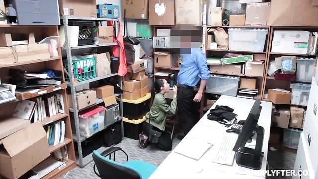 Jade Noir oral scene