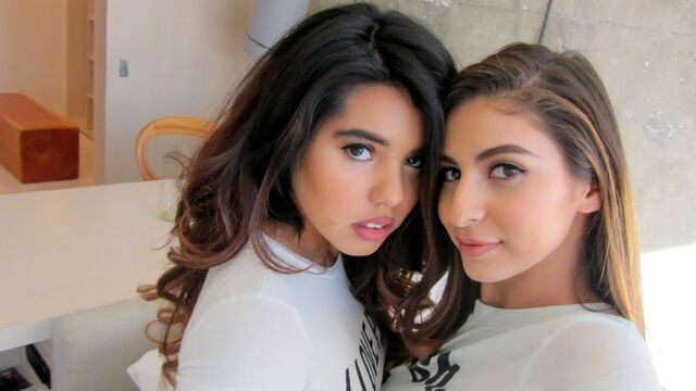 Leila Severine and Nina North legs on shoulders screw