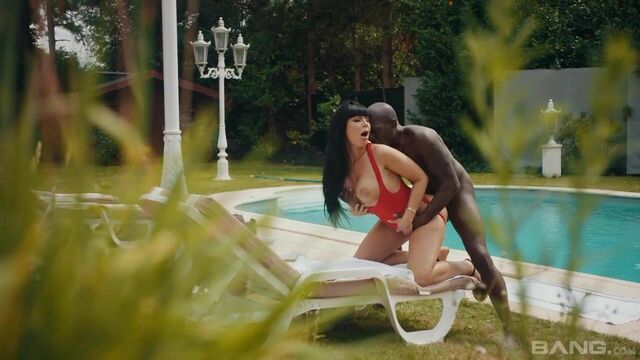 Valentina Ricci curvy screw