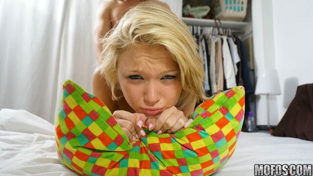 Dakota Skye teen (18+) scene