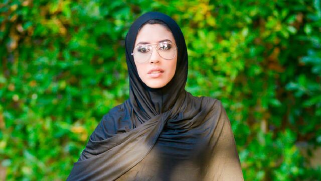 Angel Del Rey legs on shoulders bang