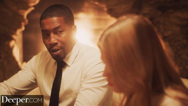 Leah Lee straight hair bang