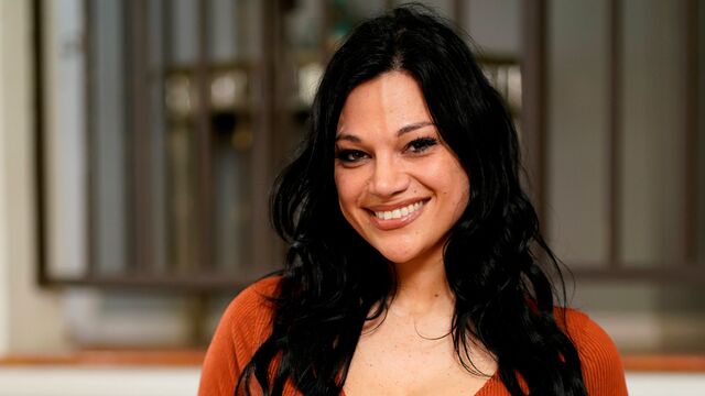 Mona Azar big tits scene