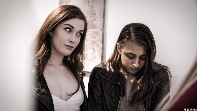 Gia Derza and Evelyn Claire long hair smut