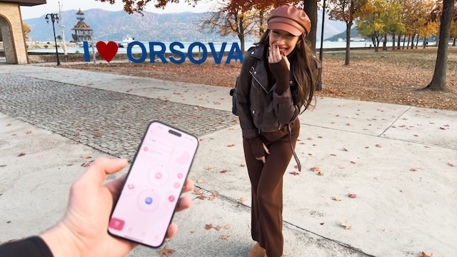 Laura Quest cum play film