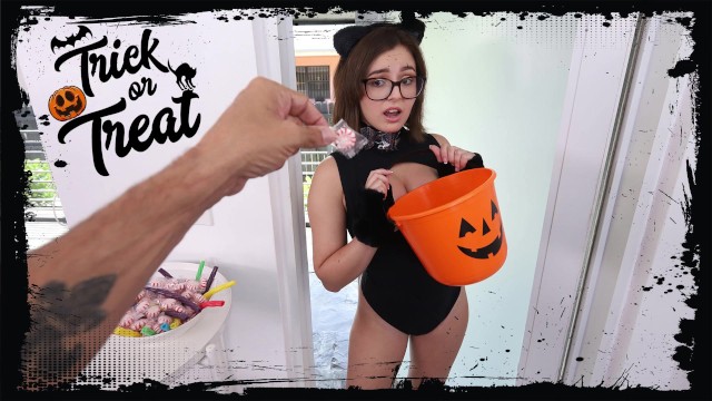 Leana Lovings costume porn