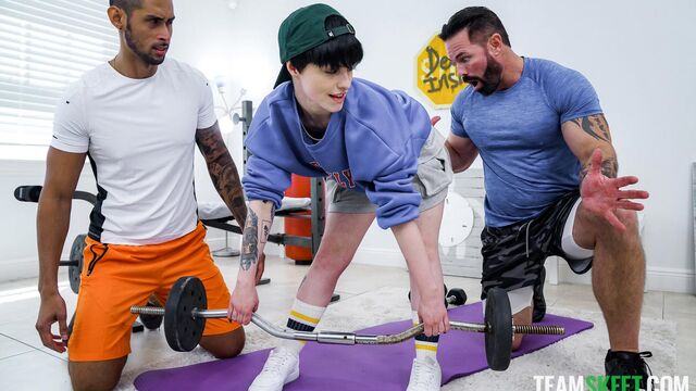 Decay Raee short hair sex