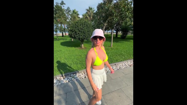 Andre Love XXX babe scene