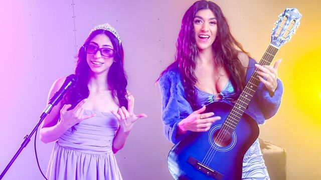 Aubry Babcock and Sona Bella blowjob screw