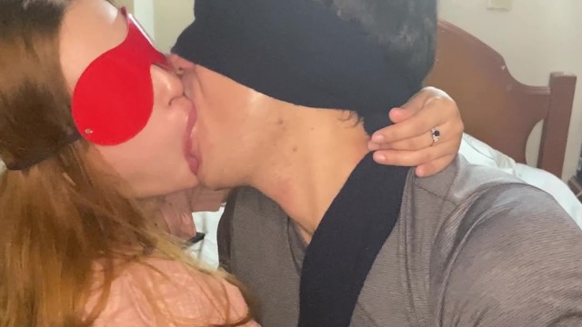 La perra de Lucifer kissing screw