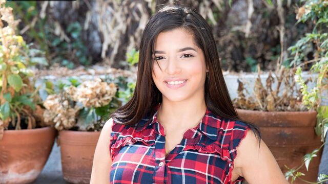 Gabriela Lopez stripping bang