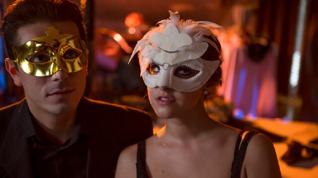 Amirah Adara and Ania Kinski reverse cowgirl smut