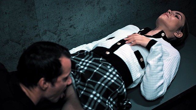 Sam Bourne and Sirena Milano time freeze action