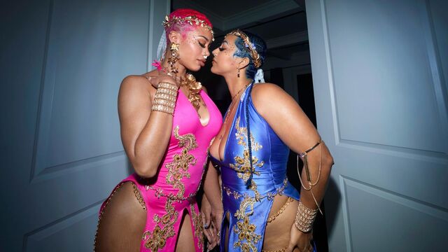 Jasamine Banks and Ms Sapphire handjob smut