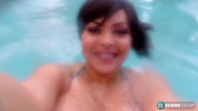 Cat Bangles bbw scene