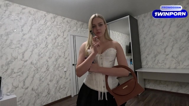 Arisha Mills 18 years old bang