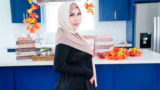 Tokyo Lynn long legs screw