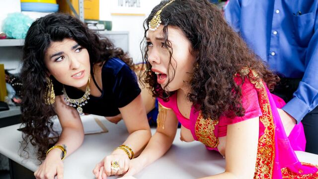 Satine Summers and Nikki Slick big ass porn