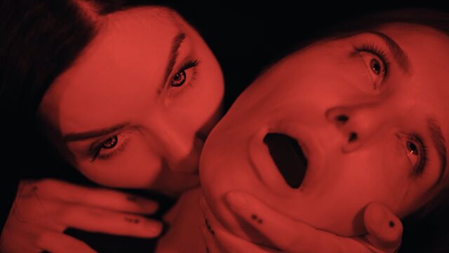 Clemence Audiard and Mag Numb mesmerized video