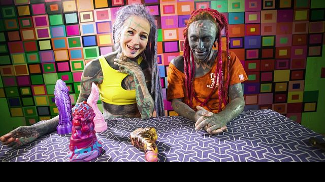 Anuskatzz and Lily Lu piercings video