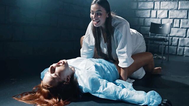 Clemence Audiard and Milan Cheek parasite sex scene