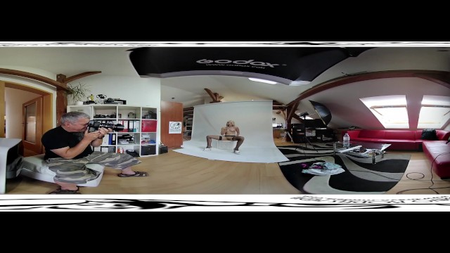 Marylin backstage screw