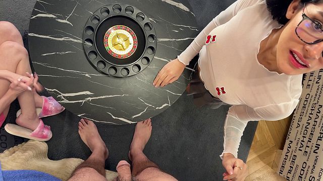 Nata Ocean and Carolina Guerrero merry xmas smut