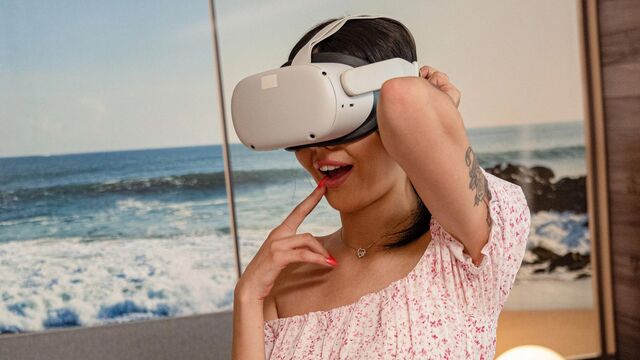 Luna Bunny medium size tits sex