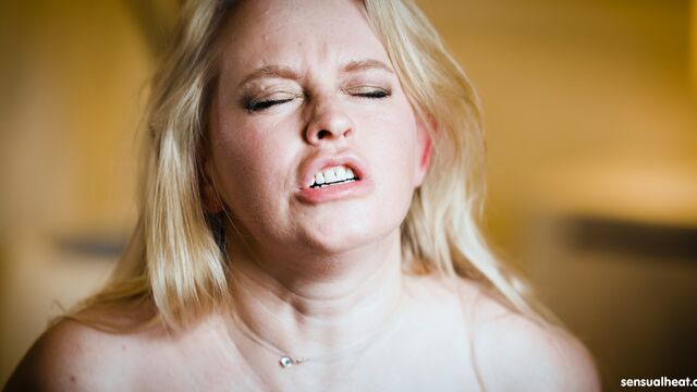 Anna Lynx big tits porn