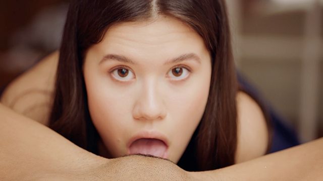 Evelin Elle lesbian masturbation action