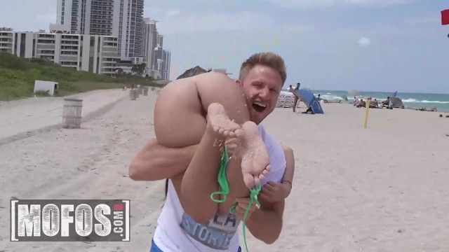 Cleo Vixen beach volley movie