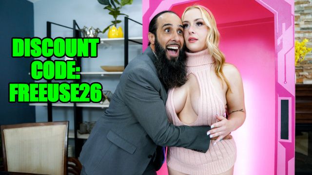 Nicky Rebel and Zoey Uso obedient action